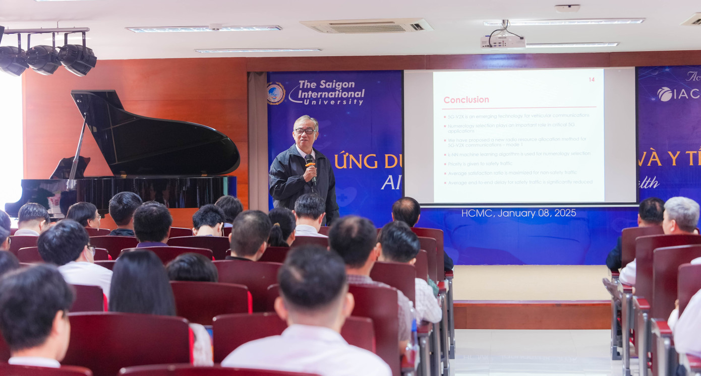 Các chuyên gia chia sẻ tại buổi hội thảo. Các chuyên gia chia sẻ tại buổi hội thảo.