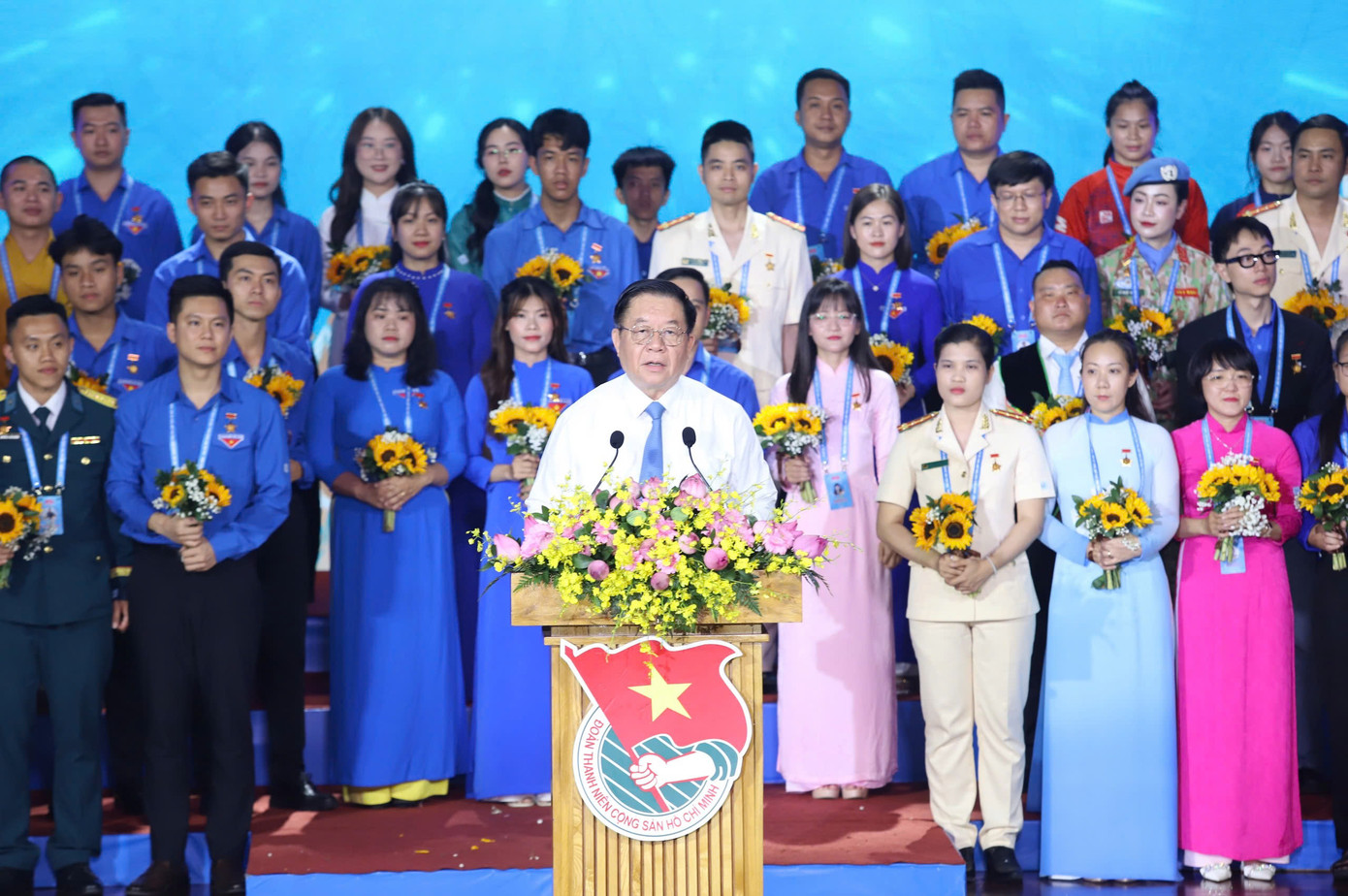 Ông Nguyễn Trọng Nghĩa - Ủy viên Bộ Chính trị, Bí thư T.Ư Đảng, Trưởng Ban Tuyên giáo và Dân vận T.Ư phát biểu tại chương trình. Ông Nguyễn Trọng Nghĩa - Ủy viên Bộ Chính trị, Bí thư T.Ư Đảng, Trưởng Ban Tuyên giáo và Dân vận T.Ư phát biểu tại chương trình.