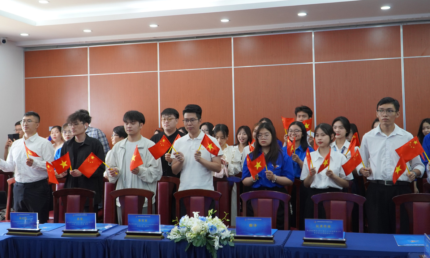 Thanh niên hai nước chào đón đại biểu thanh niên hai nước tham dự Hội thảo. (Ảnh: Hà Chi) Thanh niên hai nước chào đón đại biểu thanh niên hai nước tham dự Hội thảo. (Ảnh: Hà Chi)