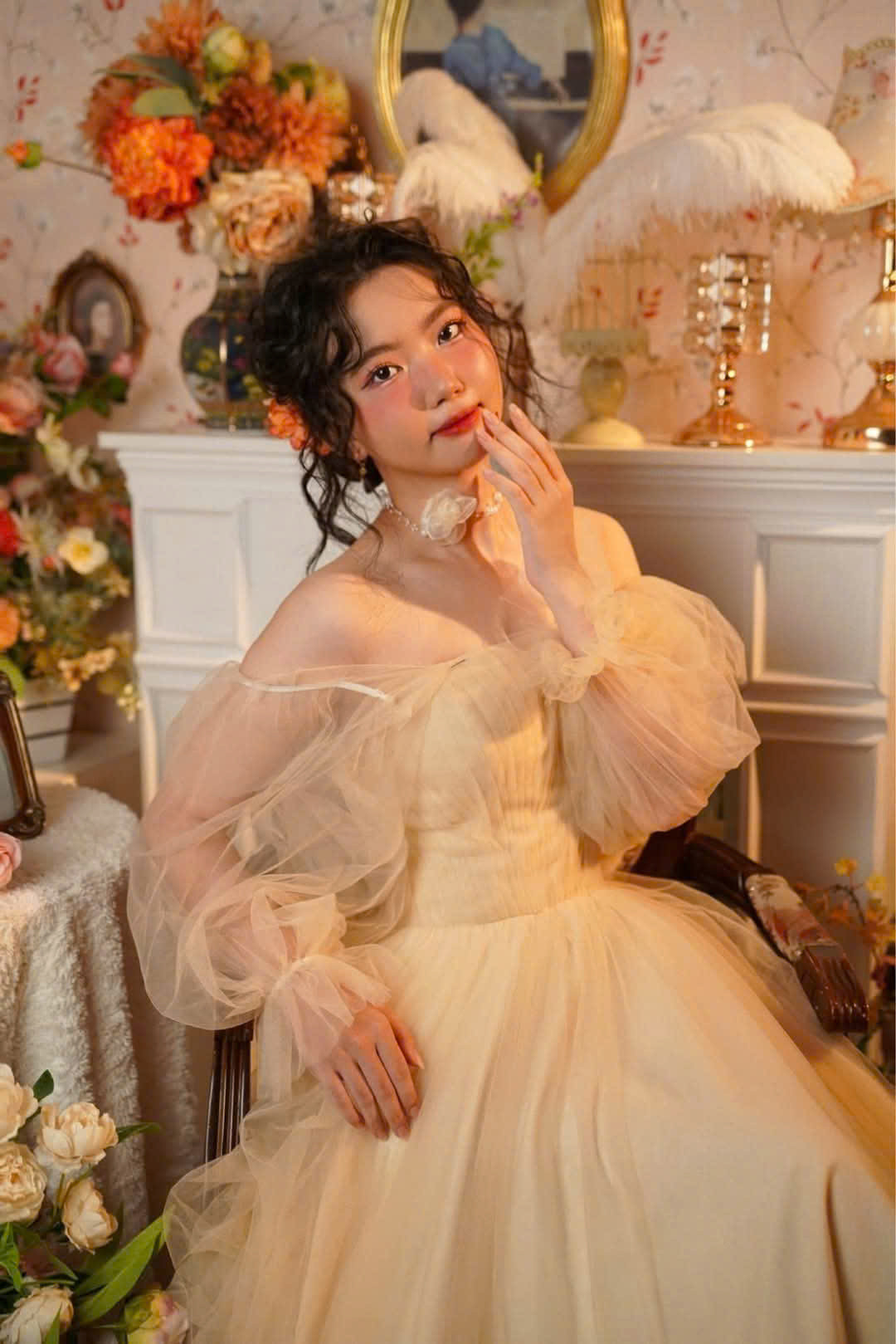 Xu hướng trang điểm trong dịp Tết năm 2025 ưa chuộng phong cách tự nhiên, tươi tắn với tone màu cam đào hoặc hồng nude. Xu hướng trang điểm trong dịp Tết năm 2025 ưa chuộng phong cách tự nhiên, tươi tắn với tone màu cam đào hoặc hồng nude.