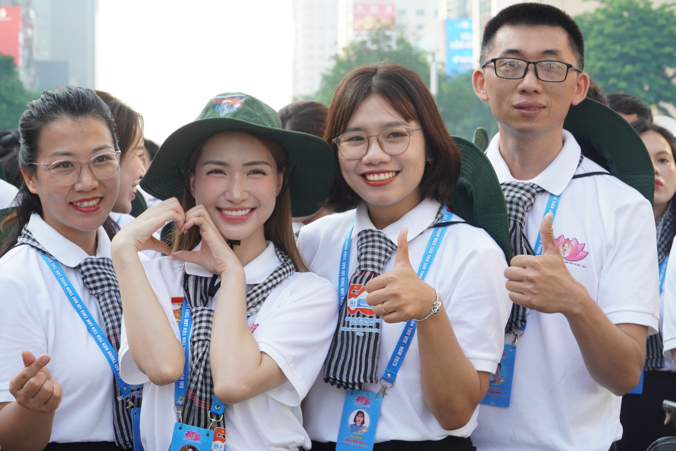 Các đại biểu &apos;Thanh niên tiên tiến làm theo lời Bác&apos; năm 2025 thể hiện không khí trẻ trung khi tham gia các hoạt động tại Đại hội.