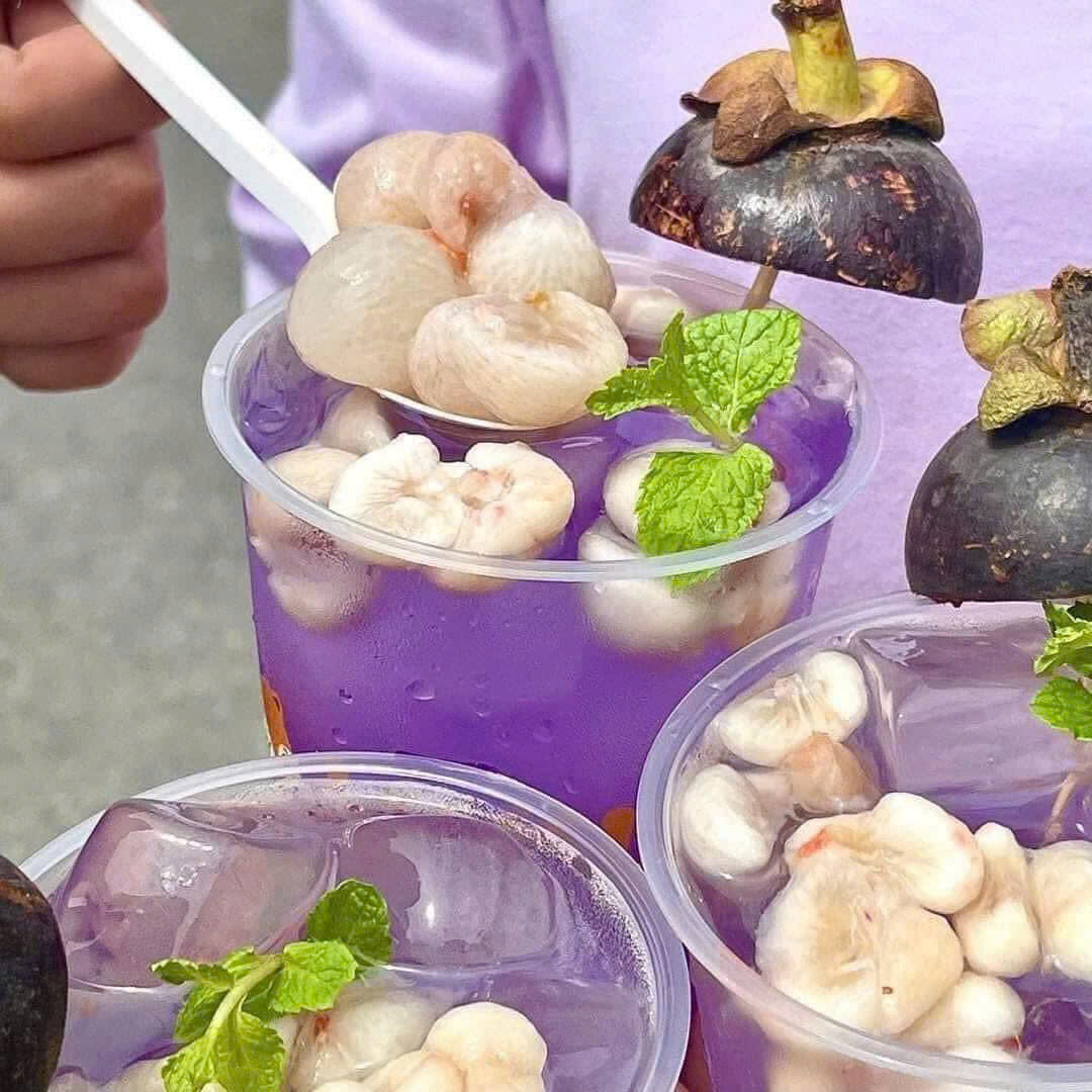 Trà măng cụt chanh dây và trà măng cụt đậu biếc là hai sự kết hợp được ưa chuộng nhất. Trà măng cụt chanh dây và trà măng cụt đậu biếc là hai sự kết hợp được ưa chuộng nhất.