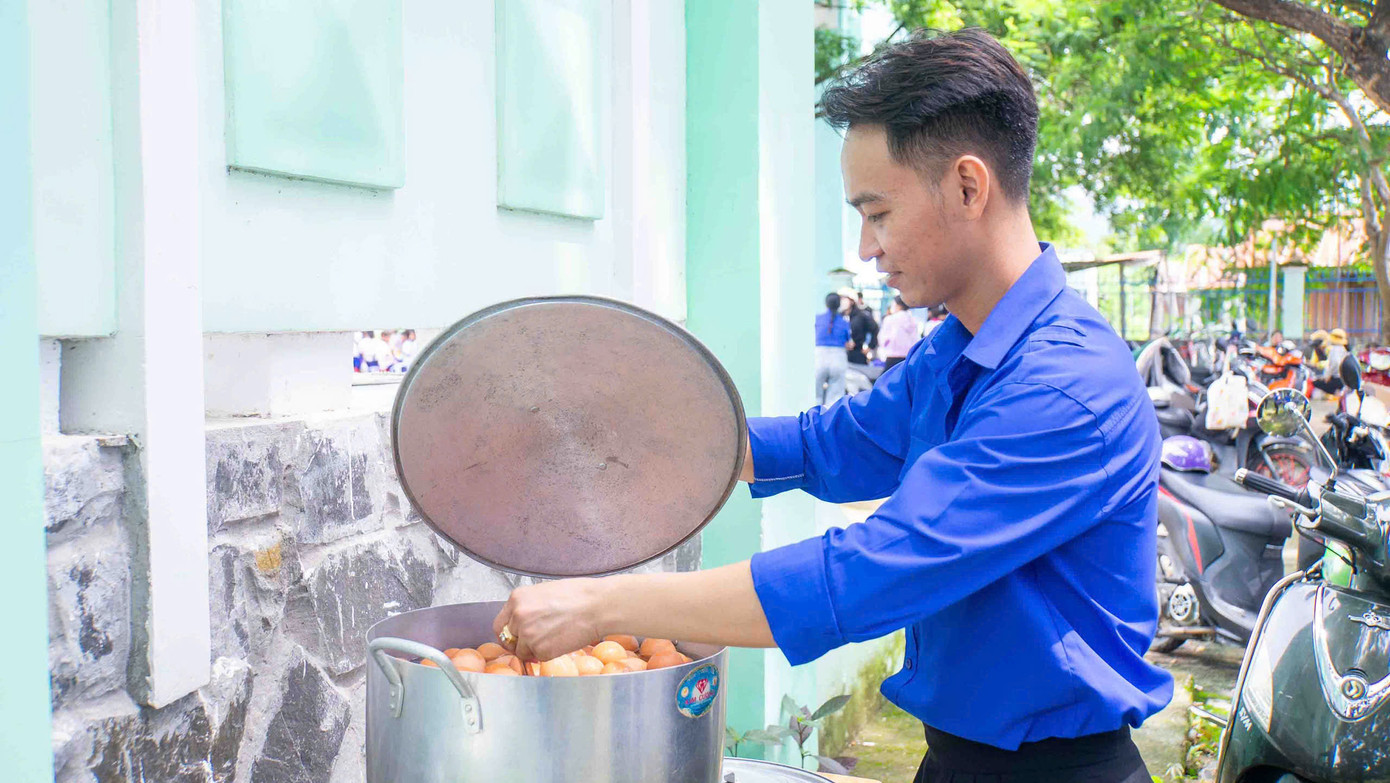 Sơn tích cực tham gia các hoạt động thiện nguyện. Sơn tích cực tham gia các hoạt động thiện nguyện.