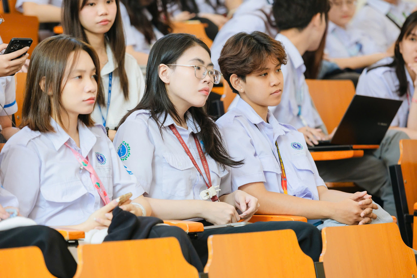 Các đại biểu tham dự Diễn đàn.