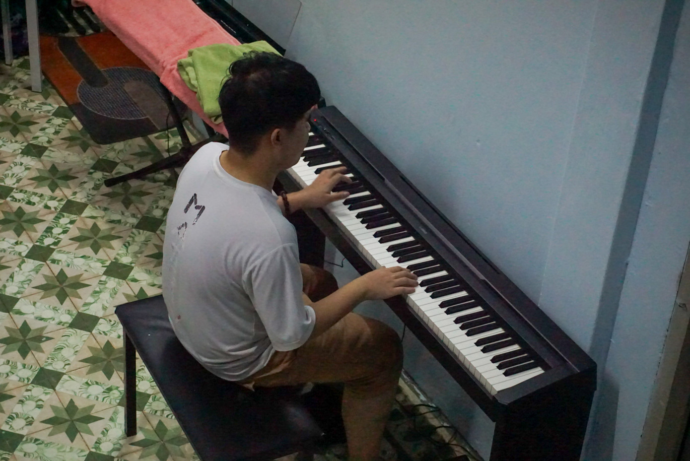 San vẫn đang nỗ lực từng ngày cho ước mơ của mình. San vẫn đang nỗ lực từng ngày cho ước mơ của mình.