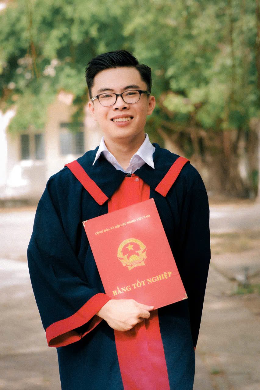 Nhân đang từng bước thực hiện ước mơ của mình. Nhân đang từng bước thực hiện ước mơ của mình.