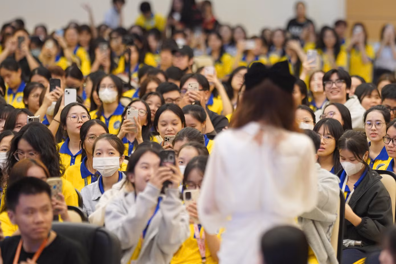 Rất đông các bạn sinh viên tham gia Ngày hội tuyển sinh 'Hoa hậu Việt Nam' 2024 tại trường ĐH Tài chính - Marketing. (Ảnh: Phạm Nguyễn)