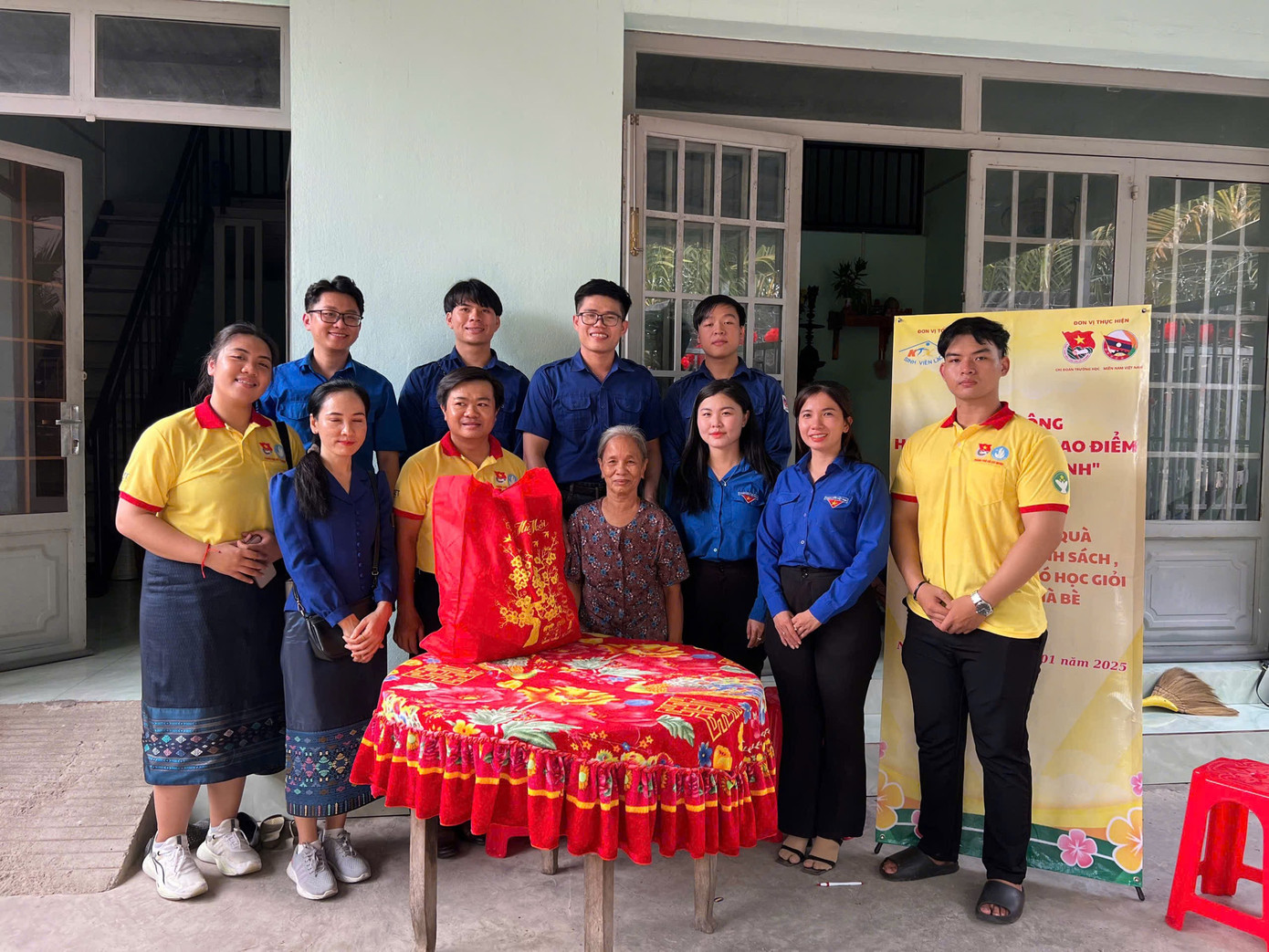 Các bạn sinh viên Lào, Campuchia tham gia các hoạt động 'Xuân Tình nguyện' 2025 tại TP. HCM. Các bạn sinh viên Lào, Campuchia tham gia các hoạt động 'Xuân Tình nguyện' 2025 tại TP. HCM.