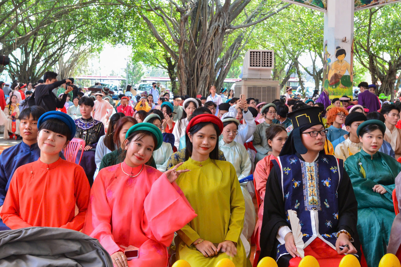 Rất đông bạn trẻ tham gia chương trình.