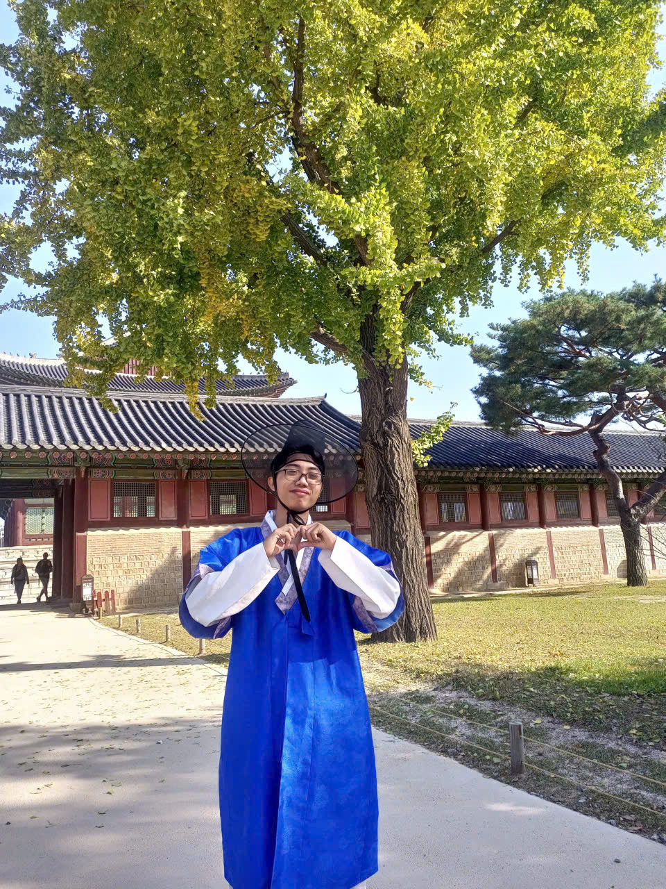 Khang tham gia hoạt động giao lưu trao đổi sinh viên của trường tại Hàn Quốc. Khang tham gia hoạt động giao lưu trao đổi sinh viên của trường tại Hàn Quốc.