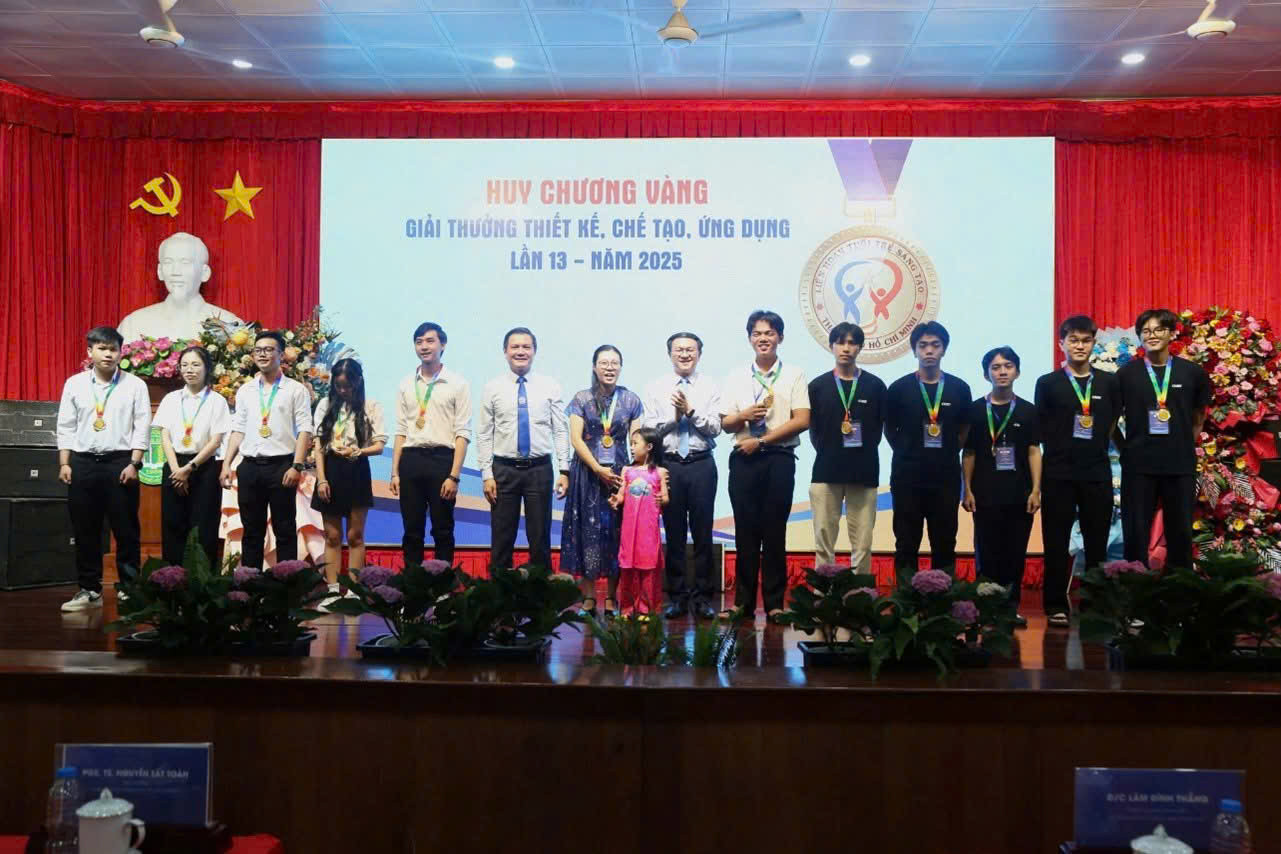 Mới đây nhất, dự án đã vinh dự giành Huy chương Vàng tại Giải thưởng “Thiết kế, Chế tạo, Ứng dụng 2025”. Mới đây nhất, dự án đã vinh dự giành Huy chương Vàng tại Giải thưởng “Thiết kế, Chế tạo, Ứng dụng 2025”.