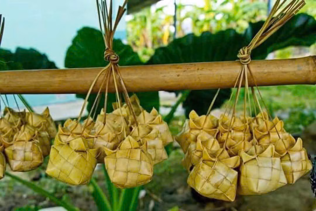 Các gian hàng bánh dân gian hấp dẫn tại Lễ hội.