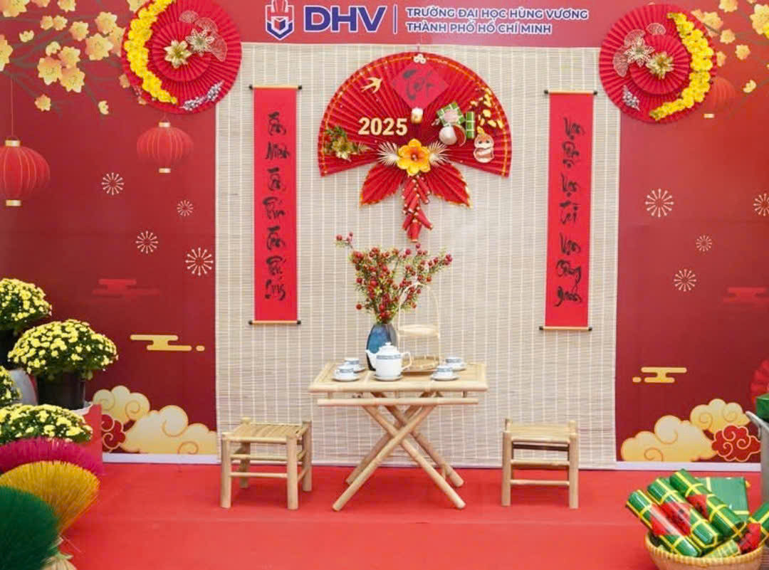 Hình ảnh “Tết xưa” được tái hiện sống động tại trường ĐH Hùng Vương TP. HCM.