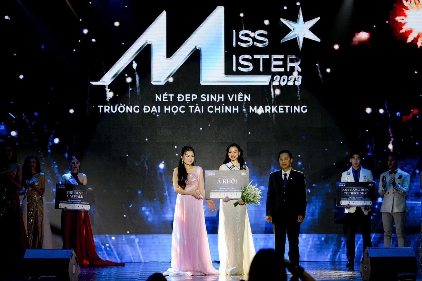 Huyền Cơ đạt danh hiệu Á khôi cuộc thi ‘Nét đẹp sinh viên trường ĐH Tài chính - Marketing 2023’. Huyền Cơ đạt danh hiệu Á khôi cuộc thi ‘Nét đẹp sinh viên trường ĐH Tài chính - Marketing 2023’.