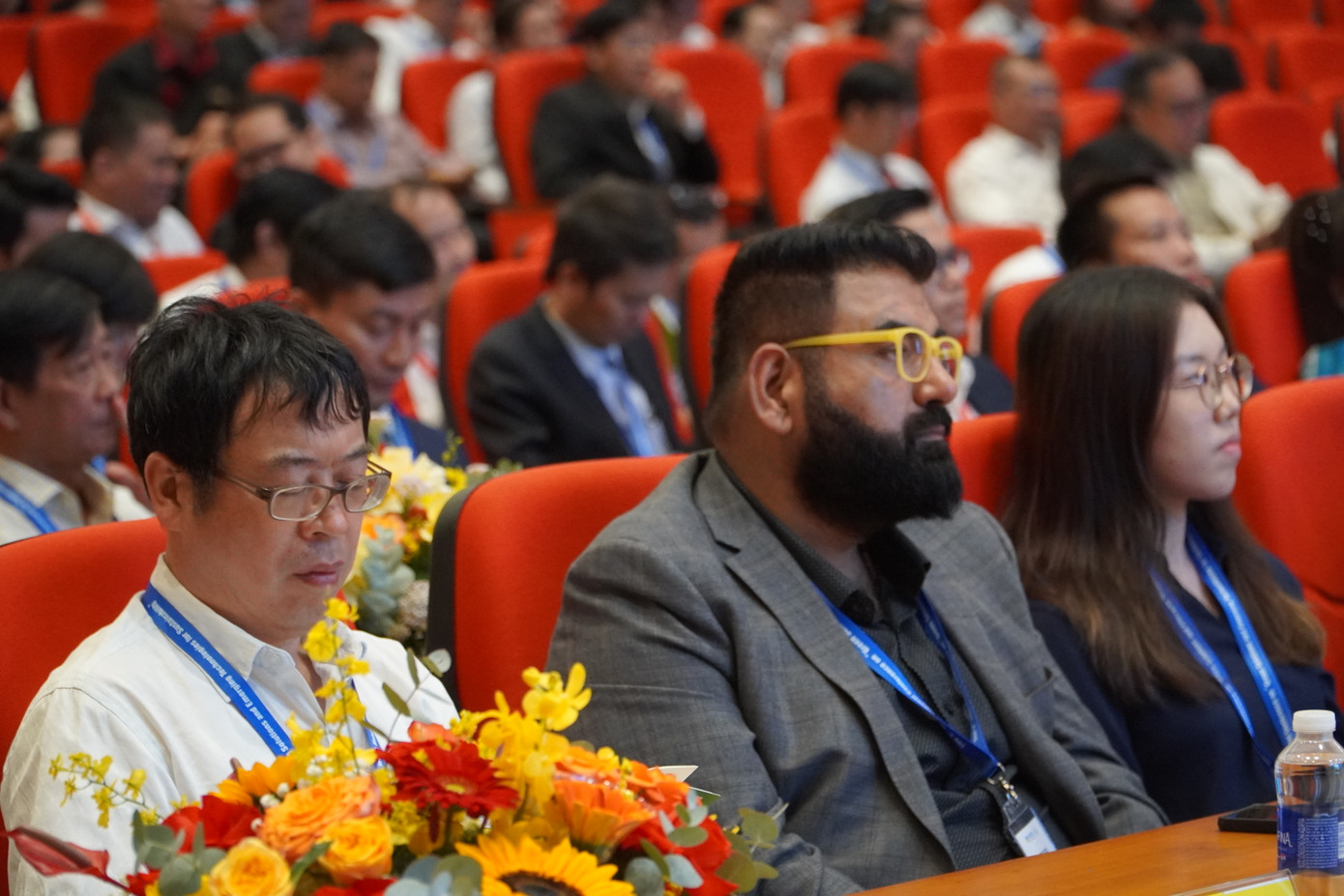 Rất đông các đại biểu ở các trường đại học trên cả nước tham dự Hội nghị. Rất đông các đại biểu ở các trường đại học trên cả nước tham dự Hội nghị.