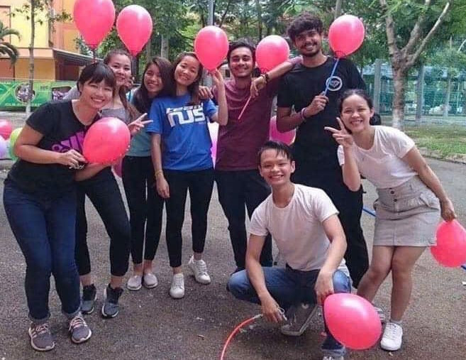 Cơ hội giúp sinh viên rèn luyện khả năng giao tiếp tiếng Anh một cách tự nhiên mà không cần phải tốn thời gian “săn khách Tây” ngoài phố. Cơ hội giúp sinh viên rèn luyện khả năng giao tiếp tiếng Anh một cách tự nhiên mà không cần phải tốn thời gian “săn khách Tây” ngoài phố.