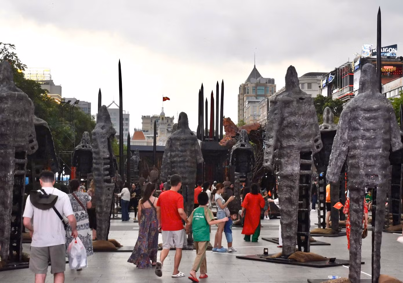 Quang cảnh triển lãm. Quang cảnh triển lãm.