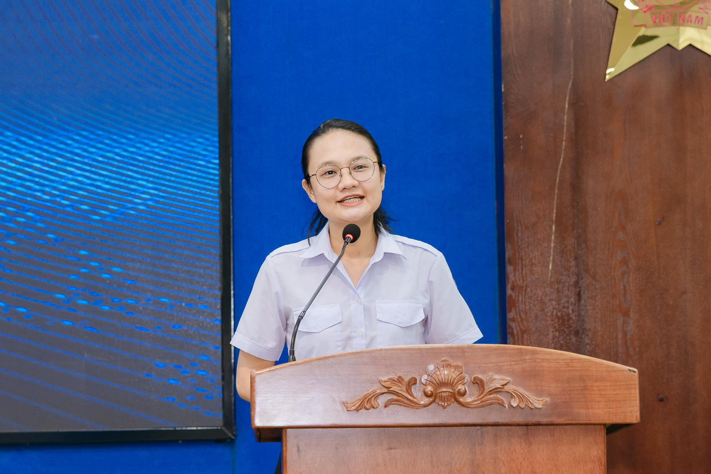 Chị Trần Thu Hà phát biểu tại chương trình.