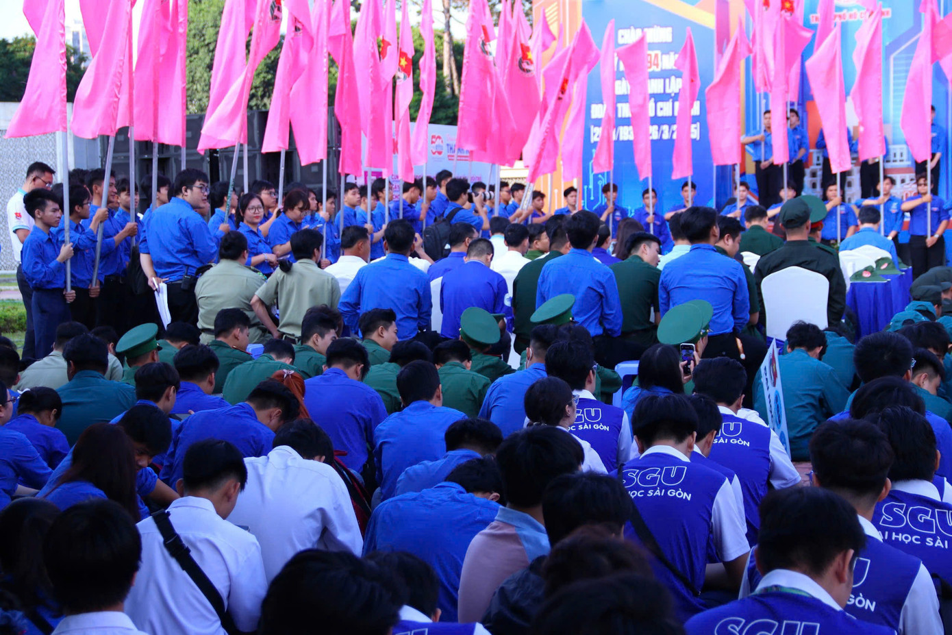Gần 3.000 bạn trẻ tham gia chương trình Lễ ra quân Tháng Thanh niên do Thành Đoàn TP. HCM tổ chức.