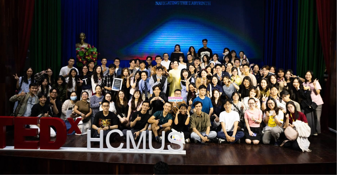 Rất đông bạn trẻ đến tham dự chương trình. Rất đông bạn trẻ đến tham dự chương trình.