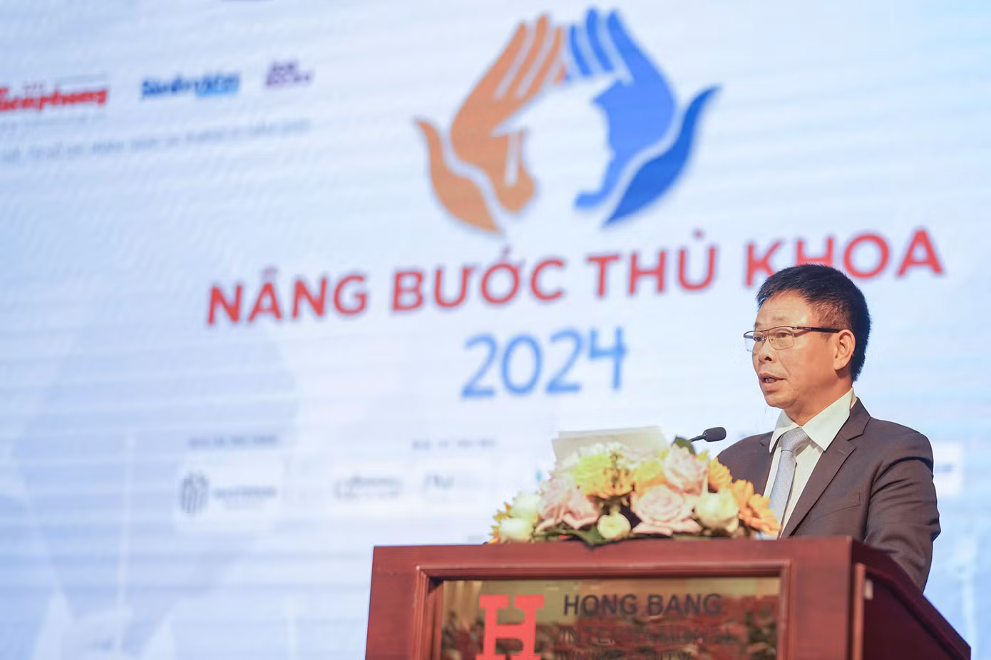 Nhà báo Phùng Công Sưởng phát biểu tại chương trình. (Ảnh: Duy Anh)