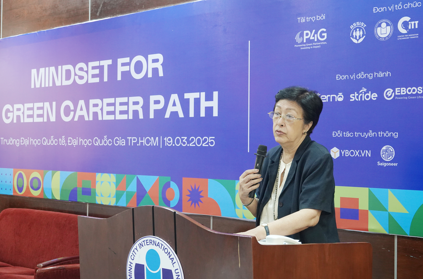 Bà Tôn Nữ Thị Ninh chia sẻ tại buổi workshop. Bà Tôn Nữ Thị Ninh chia sẻ tại buổi workshop.