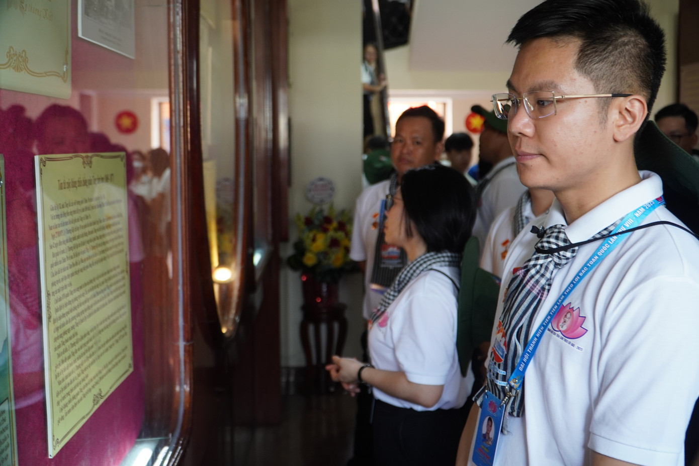 Các đại biểu &apos;Thanh niên tiên tiến làm theo lời Bác&apos;, năm 2025 tham quan Bảo tàng Hồ Chí Minh (Chi nhánh TP. HCM).