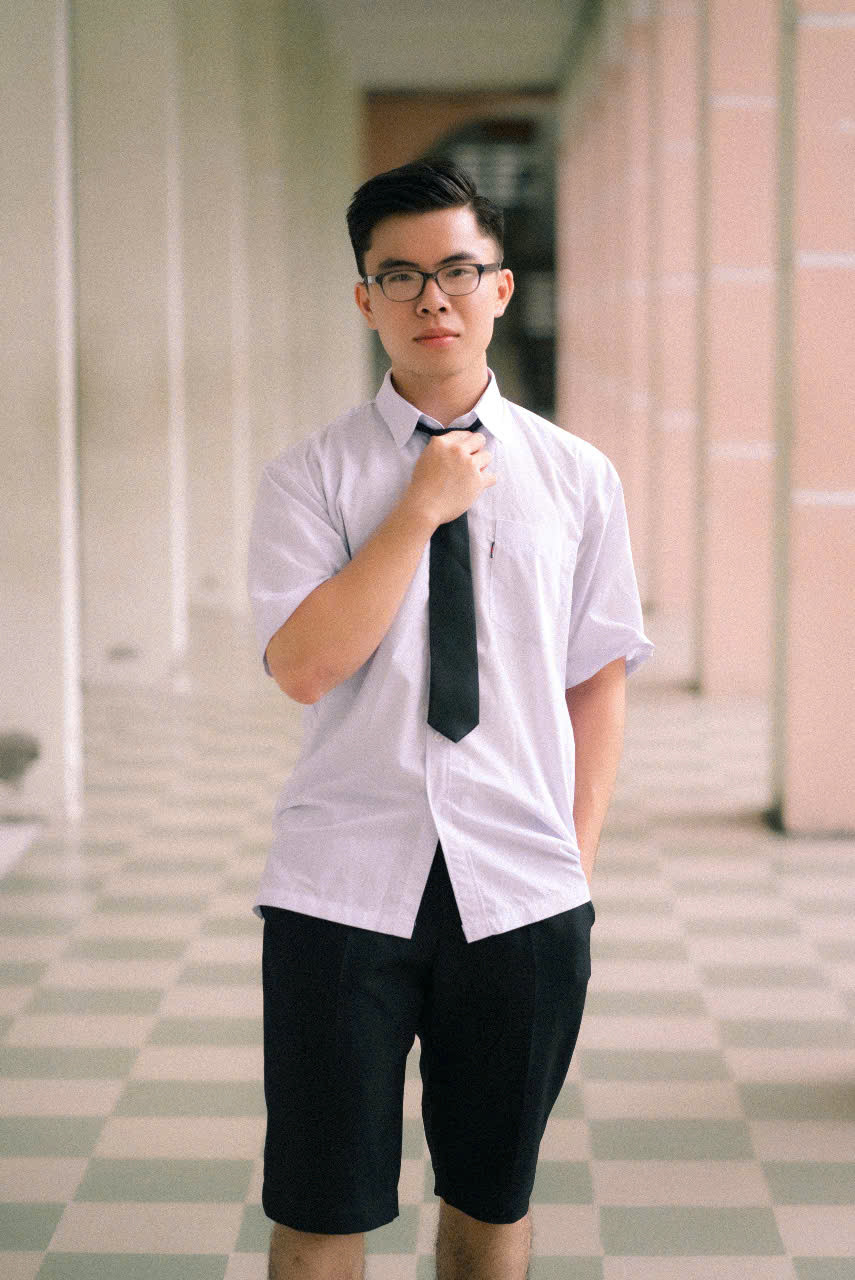 Nhân là một trong 90 sinh viên nhận học bổng 'Nâng bước thủ khoa 2024'. Nhân là một trong 90 sinh viên nhận học bổng 'Nâng bước thủ khoa 2024'.