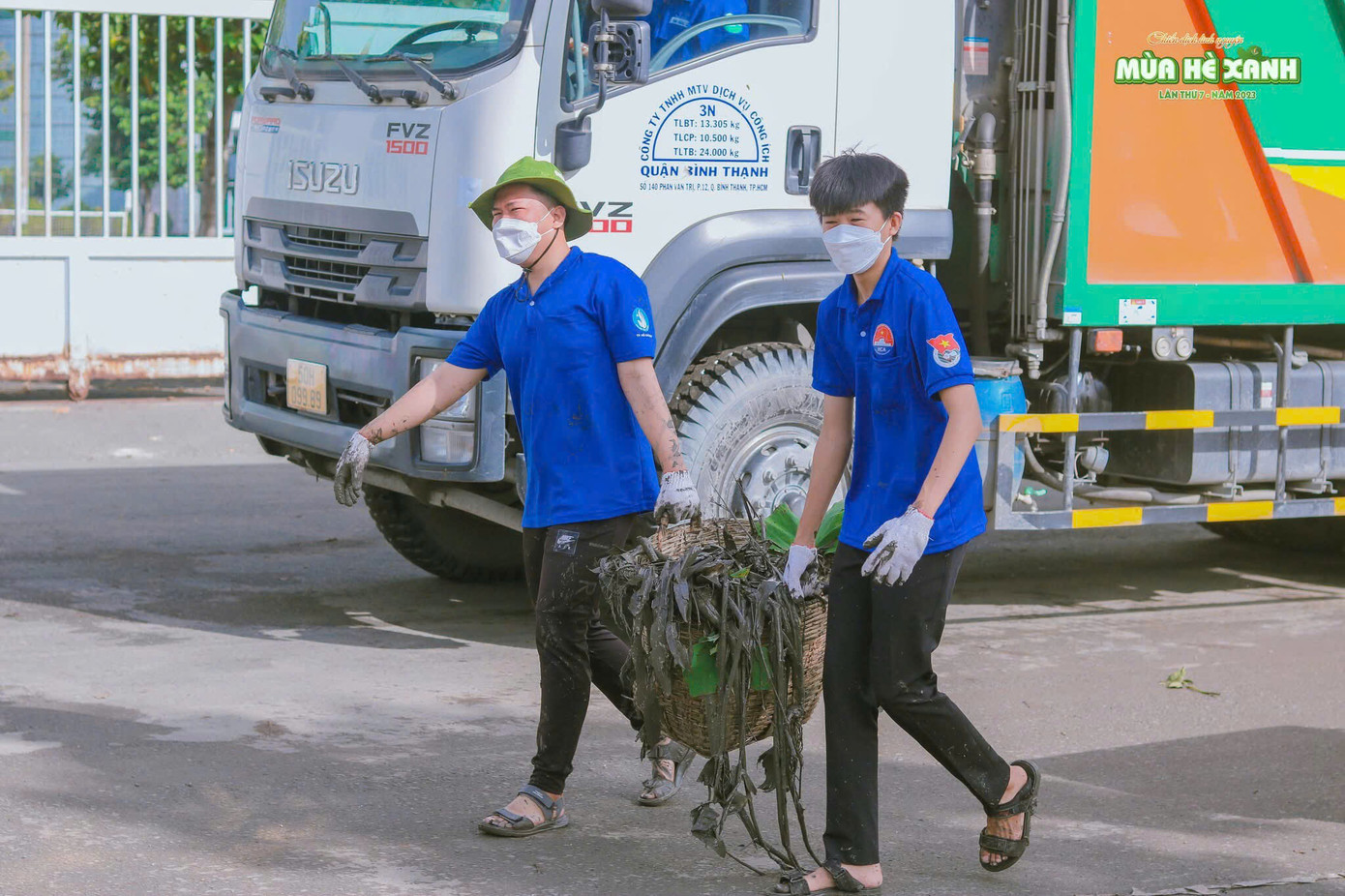 Thuận tích cực tham gia các hoạt động tình nguyện. Thuận tích cực tham gia các hoạt động tình nguyện.