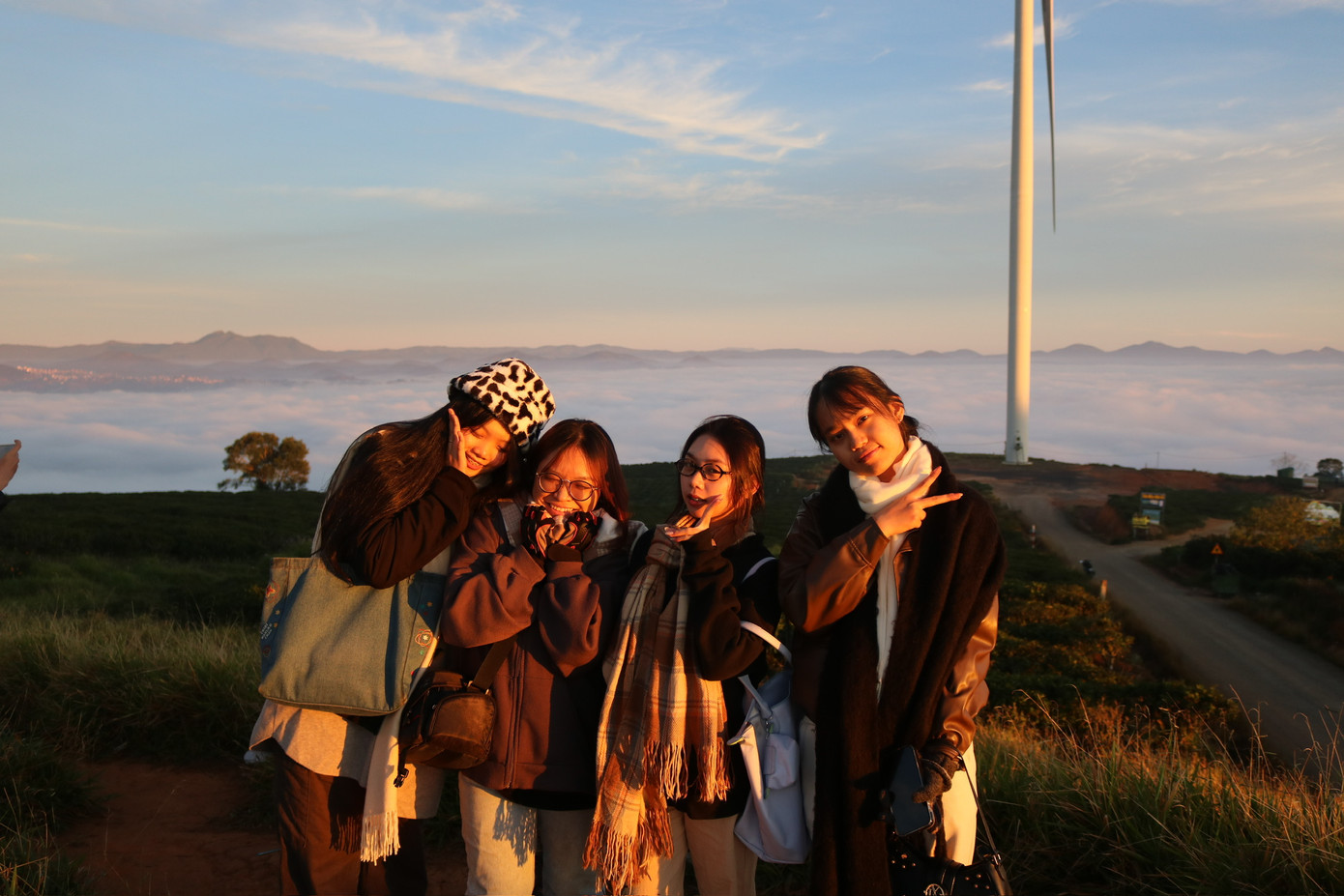 Tất cả các thành viên đều cảm thấy trải nghiệm săn mây vô cùng xứng đáng.