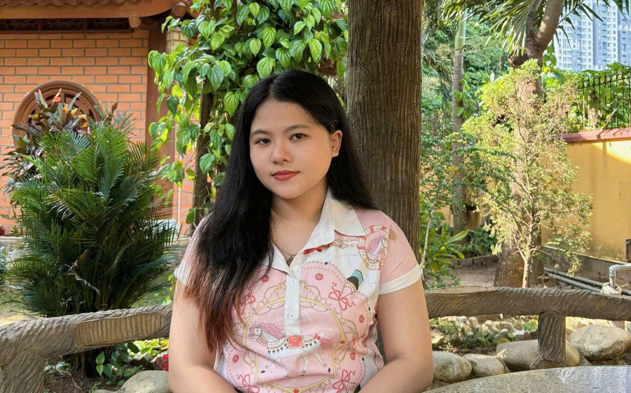 Chân dung Huỳnh Ngọc Quế Anh (trường ĐH KHTN, ĐHQG TP. HCM). Chân dung Huỳnh Ngọc Quế Anh (trường ĐH KHTN, ĐHQG TP. HCM).