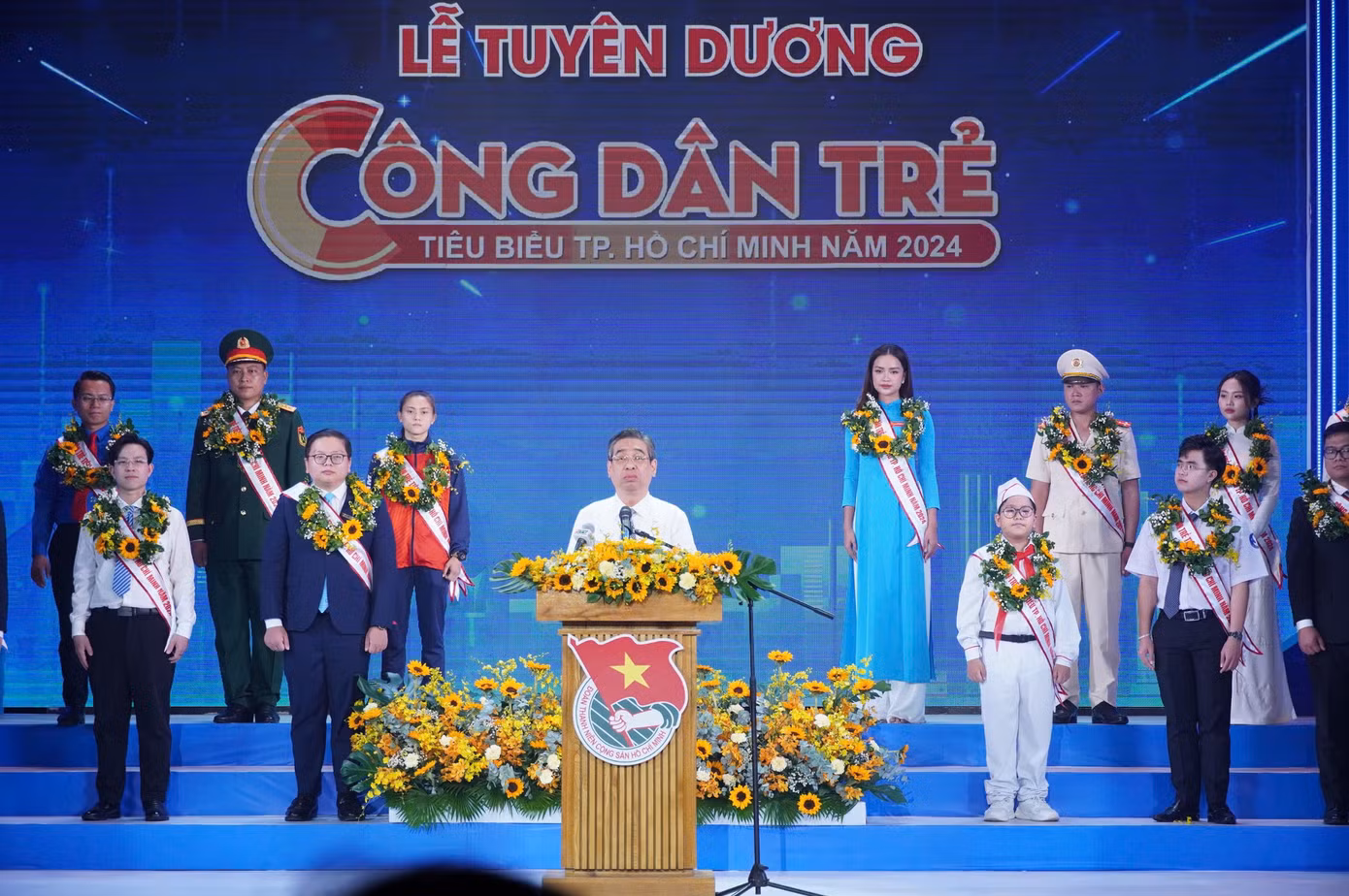 Phó Bí thư Thành uỷ TP. HCM Nguyễn Phước Lộc phát biểu tại Lễ vinh danh. Phó Bí thư Thành uỷ TP. HCM Nguyễn Phước Lộc phát biểu tại Lễ vinh danh.