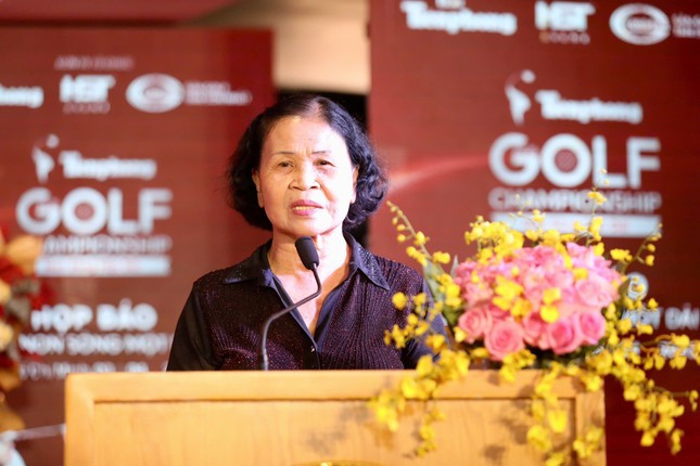 Bà Nguyễn Thị Bích Nga chia sẻ tại buổi họp báo.