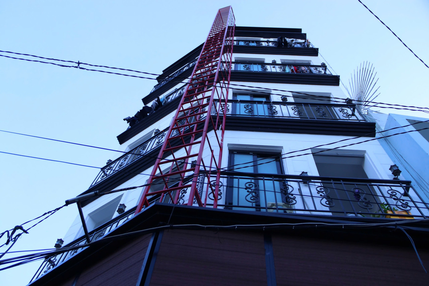 Khi đi thuê trọ, sinh viên cần yêu cầu chủ nhà cam kết đảm bảo về phòng cháy chữa cháy rõ ràng trong hợp đồng thuê phòng. (Ảnh: Chung Quỳnh)