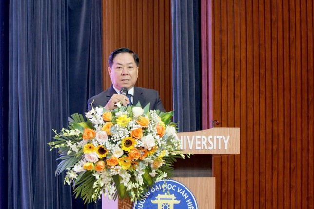PGS. TS Trần Huy Hoàng - Phó Hiệu trưởng Thường trực trường ĐH Văn Hiến phát biểu tại chương trình.