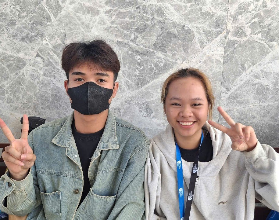 Thiên Ân và Xuân Mai tại ngày hội hiến máu 'Chủ nhật Đỏ'. Thiên Ân và Xuân Mai tại ngày hội hiến máu 'Chủ nhật Đỏ'.