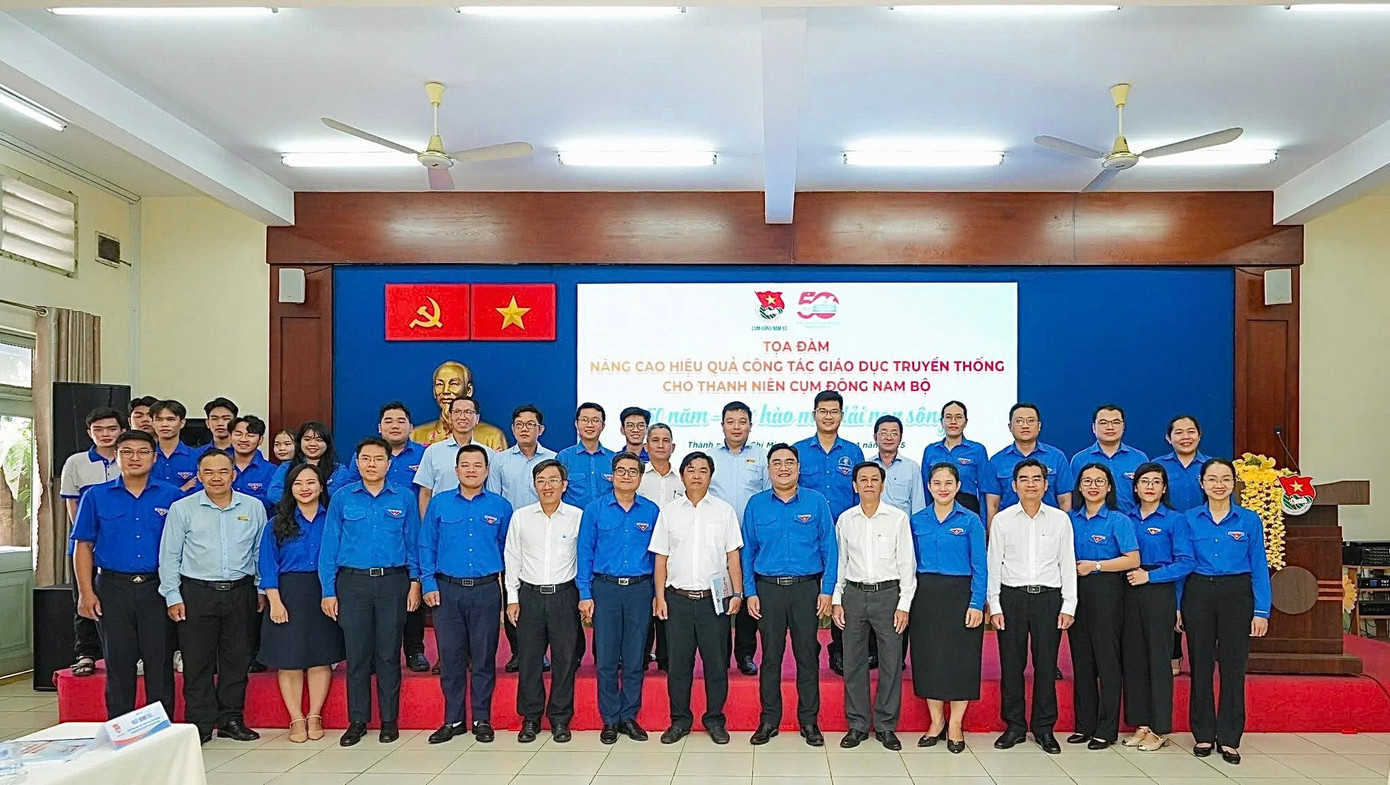 Các đại biểu các Tỉnh, Thành Đoàn cụm Đông Nam Bộ về tham dự tạo đàm. (Ảnh: TLTĐ) Các đại biểu các Tỉnh, Thành Đoàn cụm Đông Nam Bộ về tham dự tạo đàm. (Ảnh: TLTĐ)