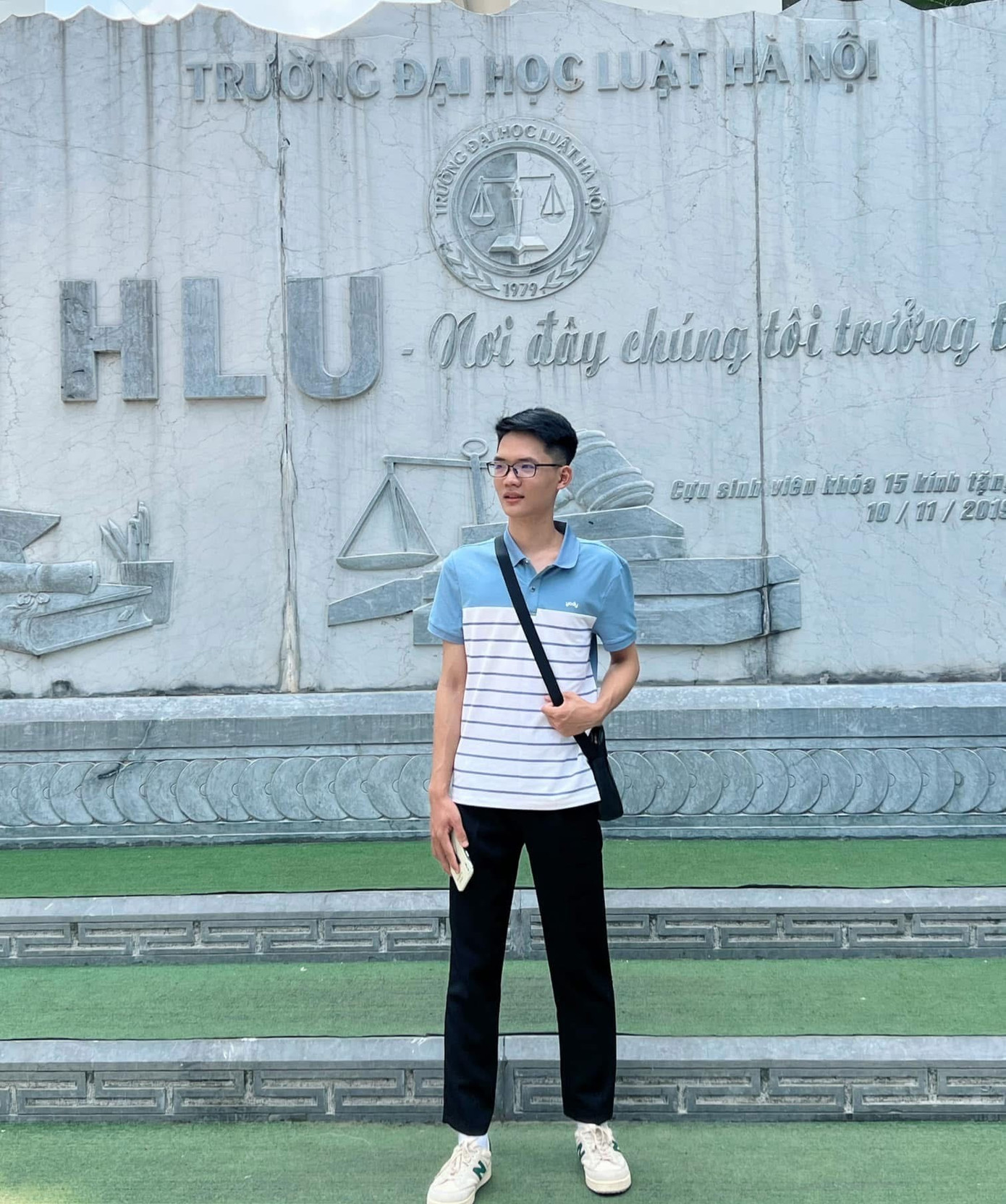 Nguyễn Bình An là chủ nhân của những bài hát triệu view. Nguyễn Bình An là chủ nhân của những bài hát triệu view.