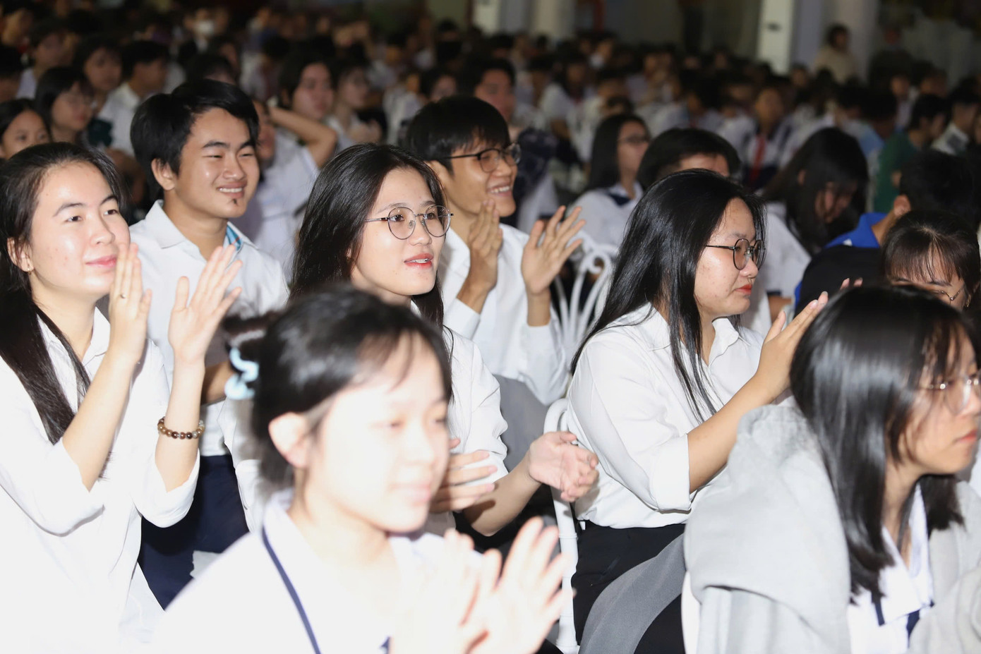 Niềm vui của các bạn sinh viên được nhận quà Tết từ chương trình. Niềm vui của các bạn sinh viên được nhận quà Tết từ chương trình.