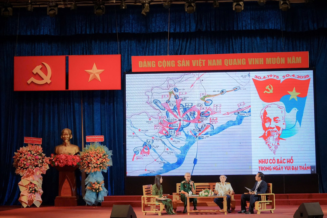 Các trận đánh năm 1975 của quân và dân ta được tái hiện lại qua chia sẻ của các nhân chứng lịch sử. (Ảnh: NTCC) Các trận đánh năm 1975 của quân và dân ta được tái hiện lại qua chia sẻ của các nhân chứng lịch sử. (Ảnh: NTCC)