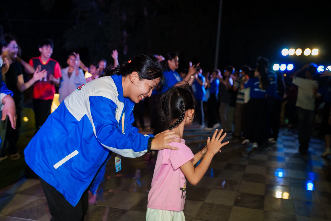 Đêm nhạc đã để lại ấn tượng cho người dân trên huyện đảo Phú Quý.