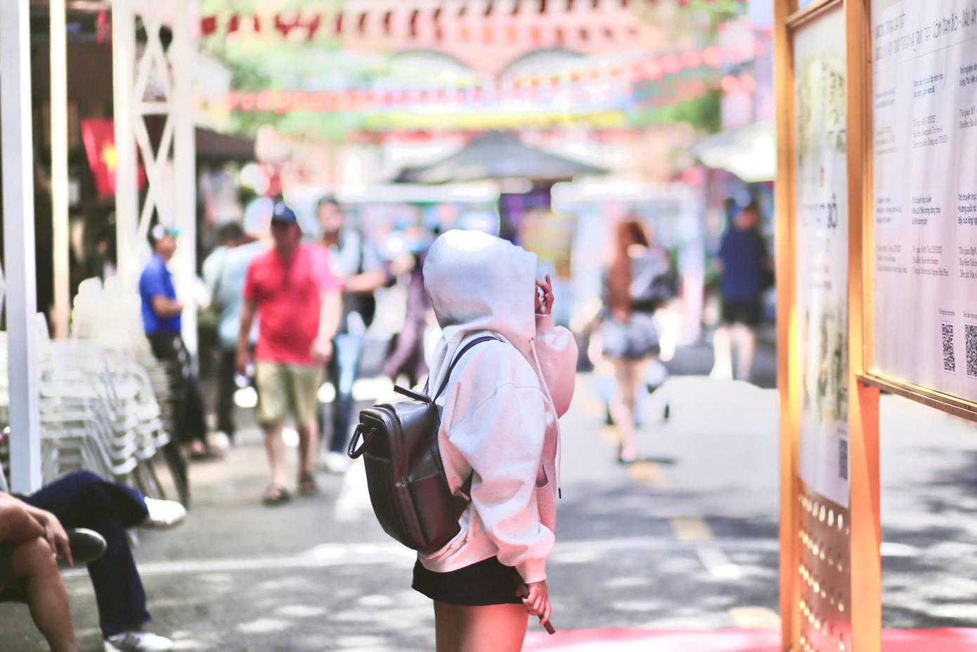 Triển lãm tại Đường sách TP. HCM thu hút sự quan tâm của đông đảo bạn trẻ. Triển lãm tại Đường sách TP. HCM thu hút sự quan tâm của đông đảo bạn trẻ.