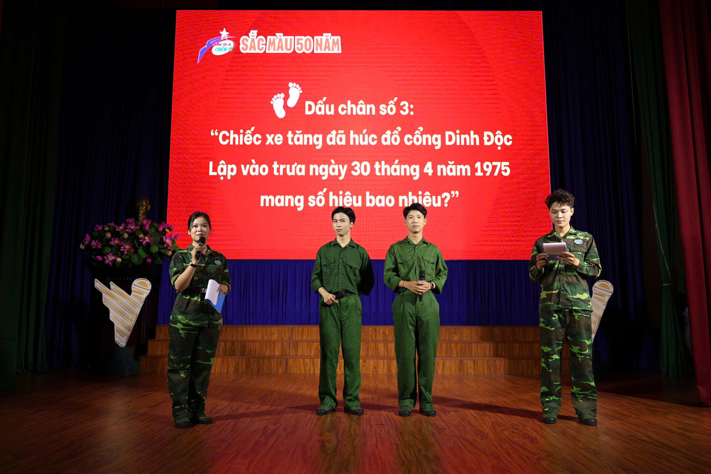 Thí sinh cung cấp những thông tin hữu ích về ngày 30/4 vào phần thi.