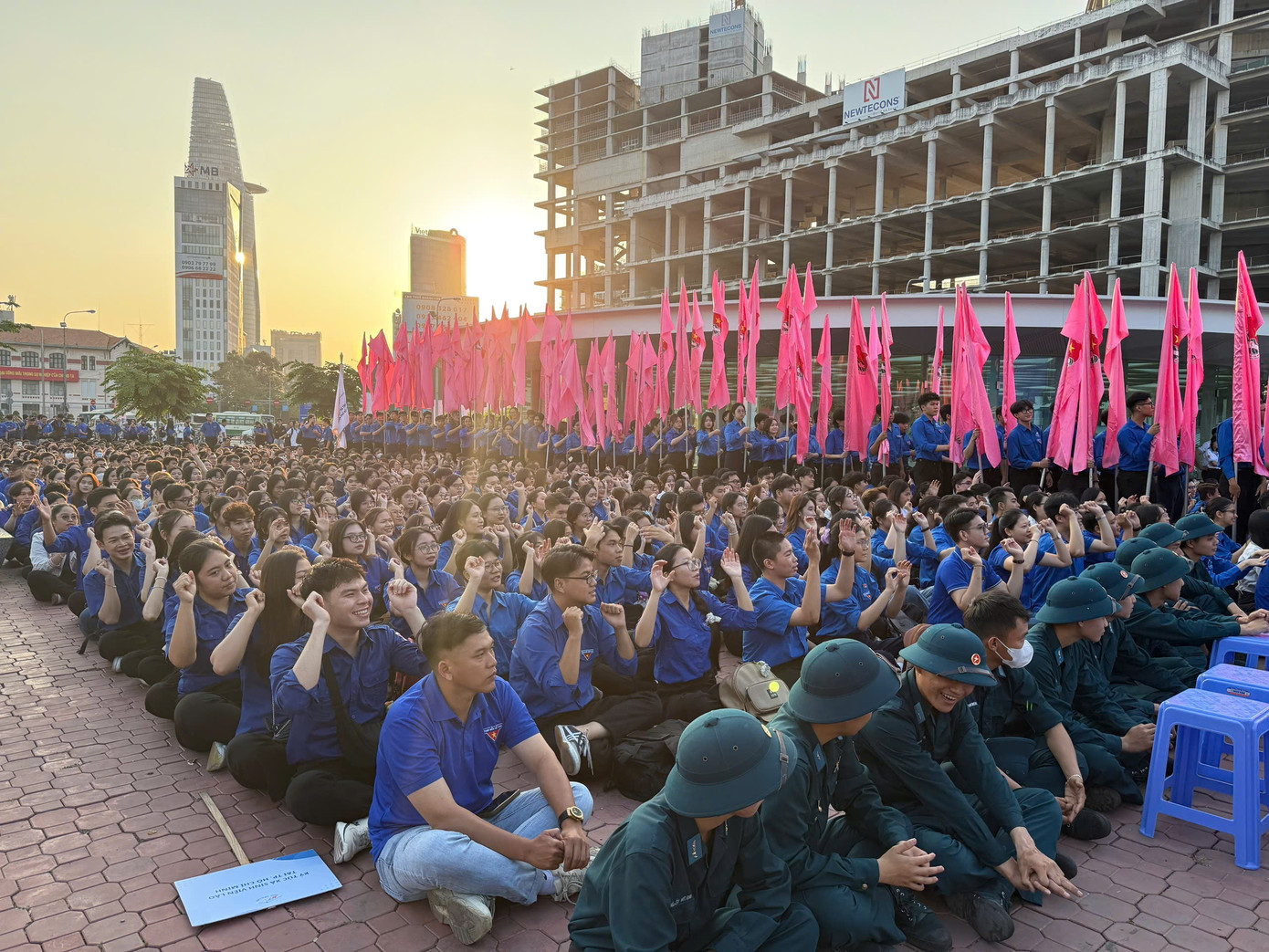 Gần 3.000 bạn trẻ đã về công viên Ga metro Bến Thành để tham dự Lễ ra quân Tháng Thanh niên 2025. Gần 3.000 bạn trẻ đã về công viên Ga metro Bến Thành để tham dự Lễ ra quân Tháng Thanh niên 2025.
