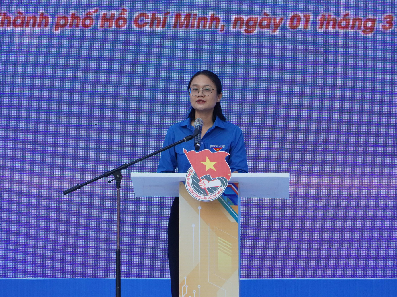 Chị Trần Thu Hà phát biểu tại chương trình.