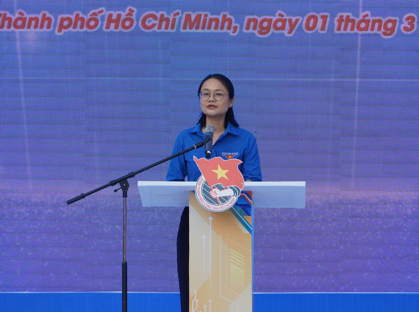 Chị Trần Thu Hà phát biểu tại chương trình.