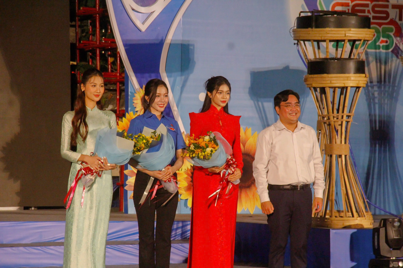 Lễ khai mạc Youth Fest 2025 còn có sự tham dự của Hoa hậu Quế Anh, Hoa hậu Kiều Duy và Á hậu Minh Kiên. Ảnh: Hoàng Anh