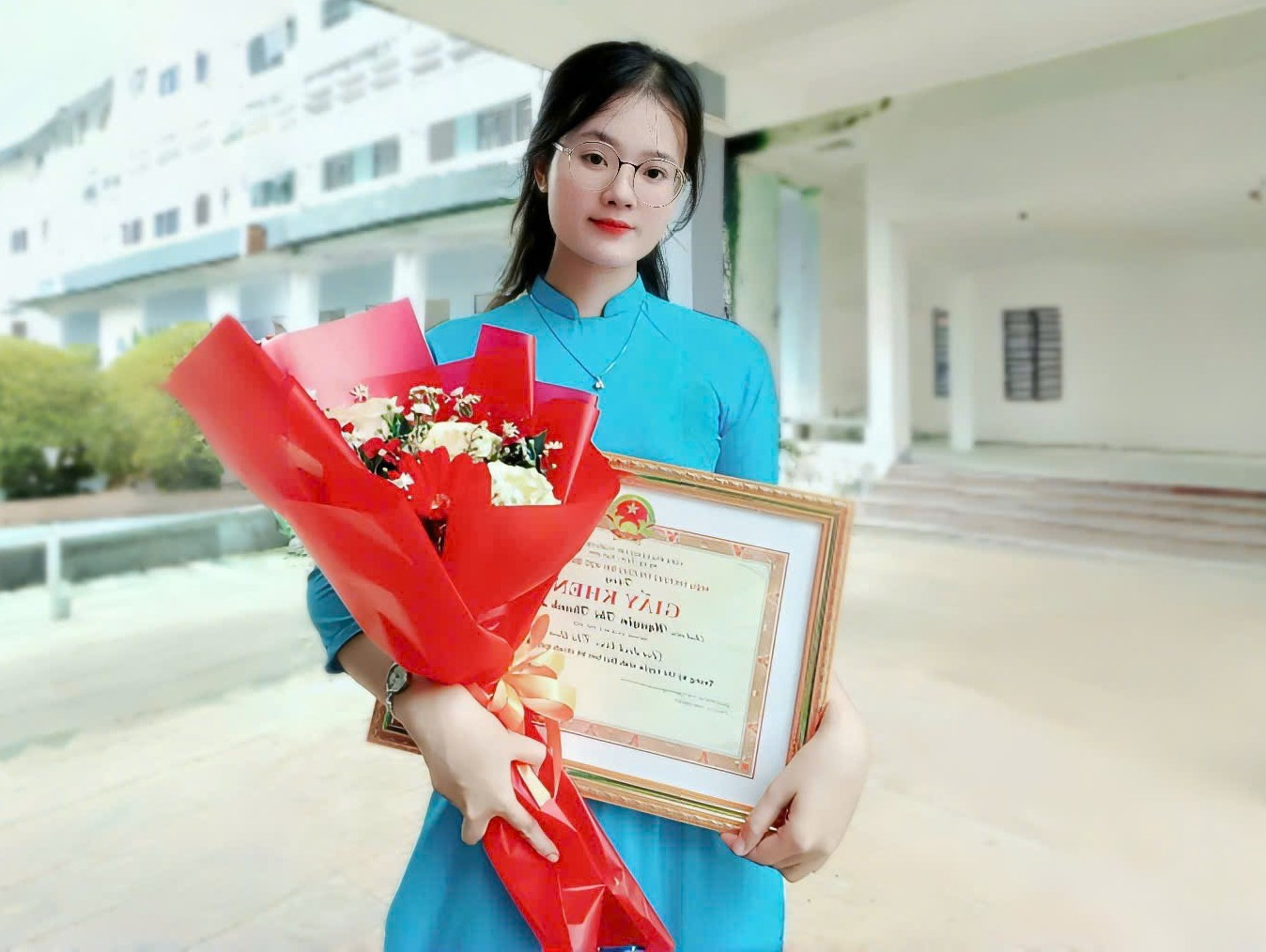 Thanh Lam từng một lần phải gác lại ước mơ vào giảng đường.