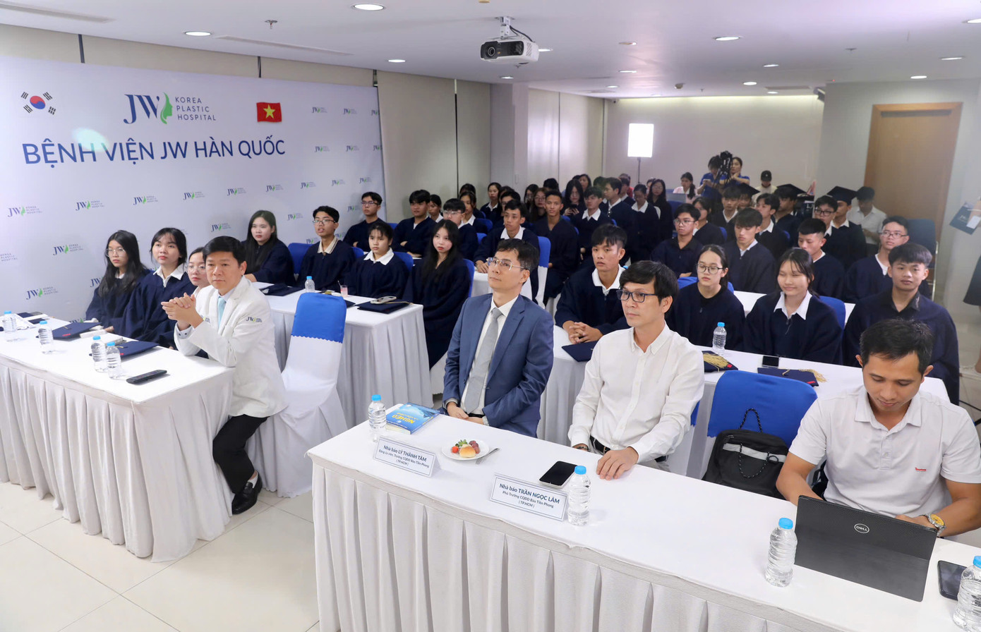 65 thủ khoa tham dự chương trình. (Ảnh: Duy Anh) 65 thủ khoa tham dự chương trình. (Ảnh: Duy Anh)