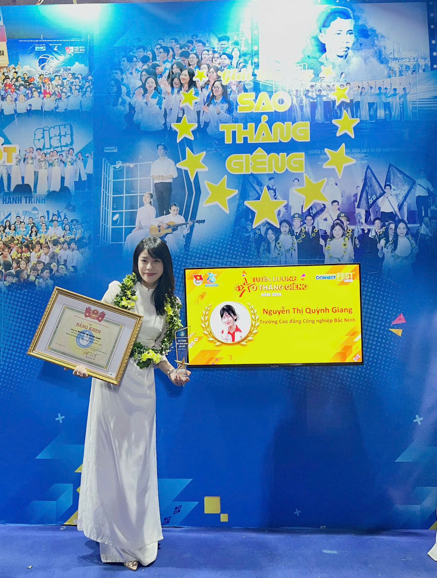 Nguyễn Thị Quỳnh Giang từng nhận Giải thưởng &apos;Sao Tháng Giêng&apos; do T.Ư Hội Sinh viên Việt Nam trao tặng.